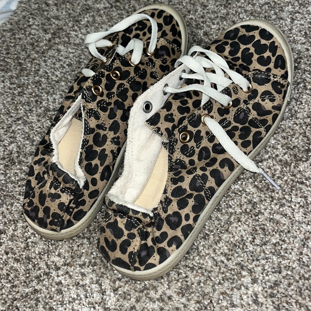 memory foam sneakers